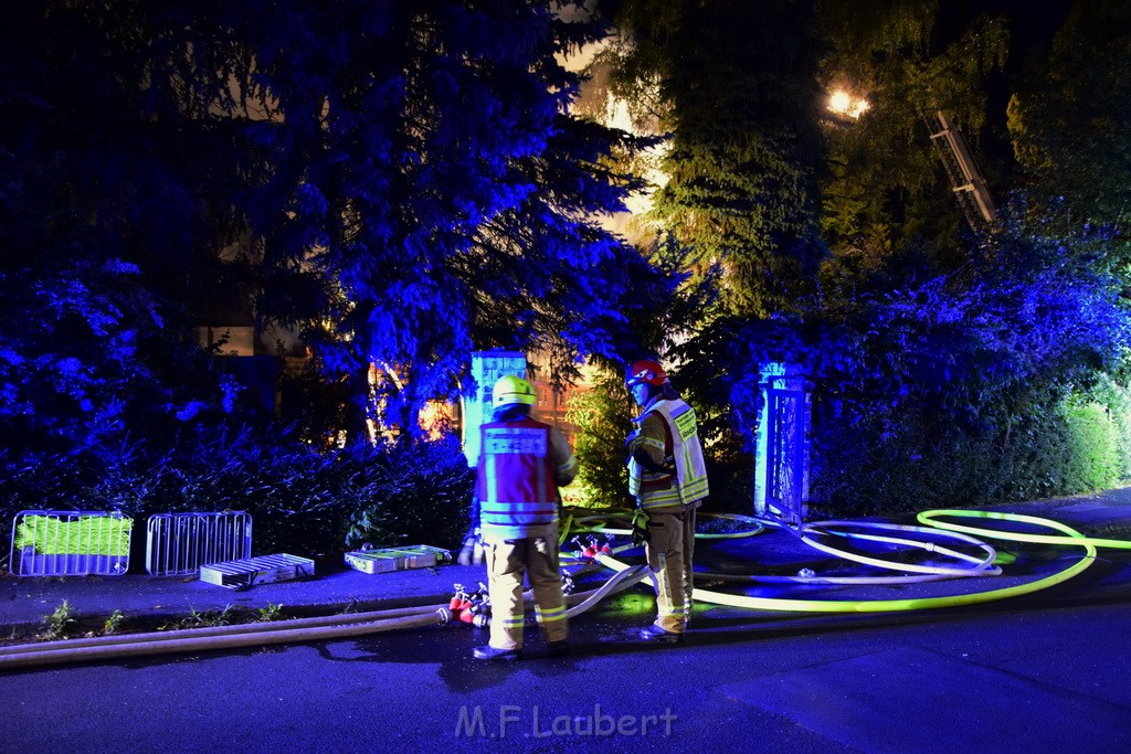 Grossfeuer Einfamilienhaus Siegburg Muehlengrabenstr P0014.JPG - Miklos Laubert